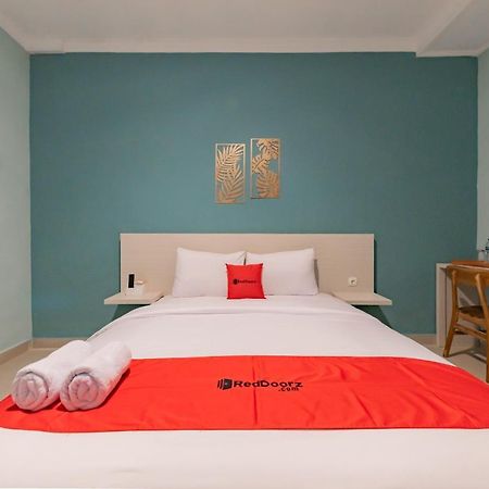 Reddoorz Plus Near Surapati Core Бандунг Екстер'єр фото