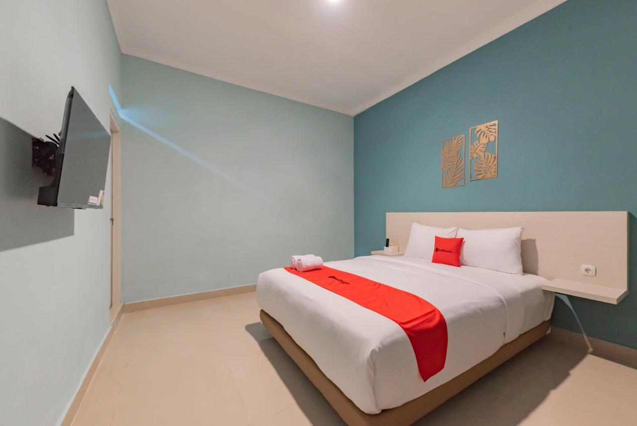 Reddoorz Plus Near Surapati Core Бандунг Екстер'єр фото